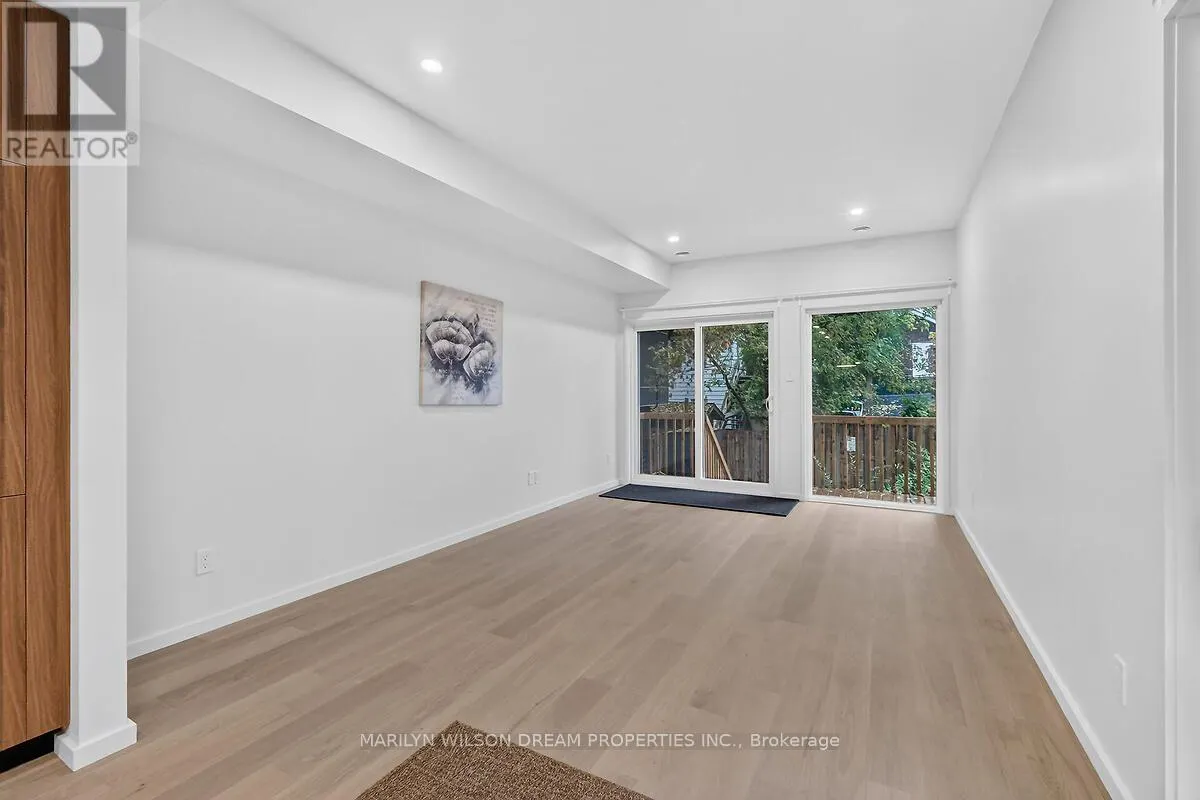 43 STIRLING AVENUE