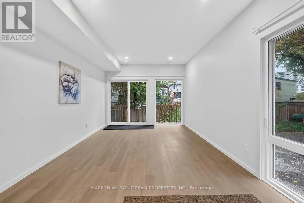 43 STIRLING AVENUE