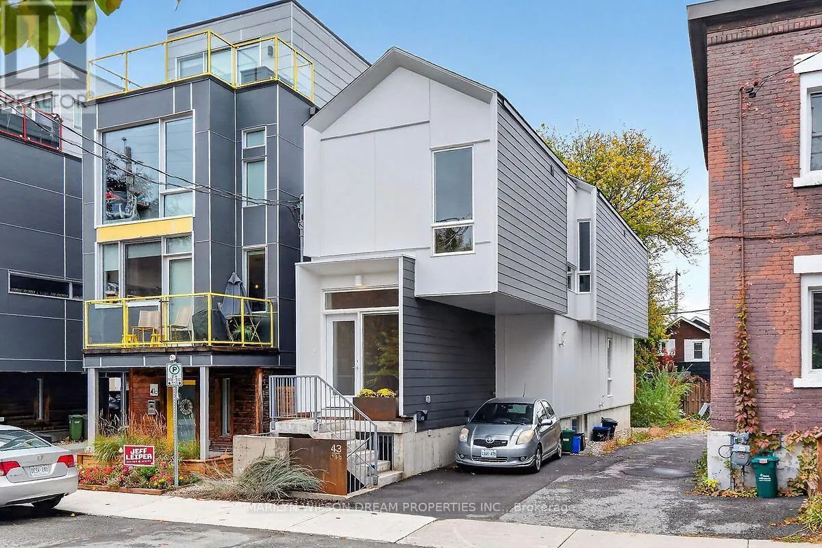 43 STIRLING AVENUE