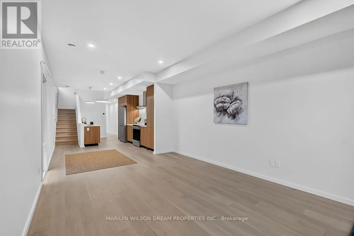 43 STIRLING AVENUE