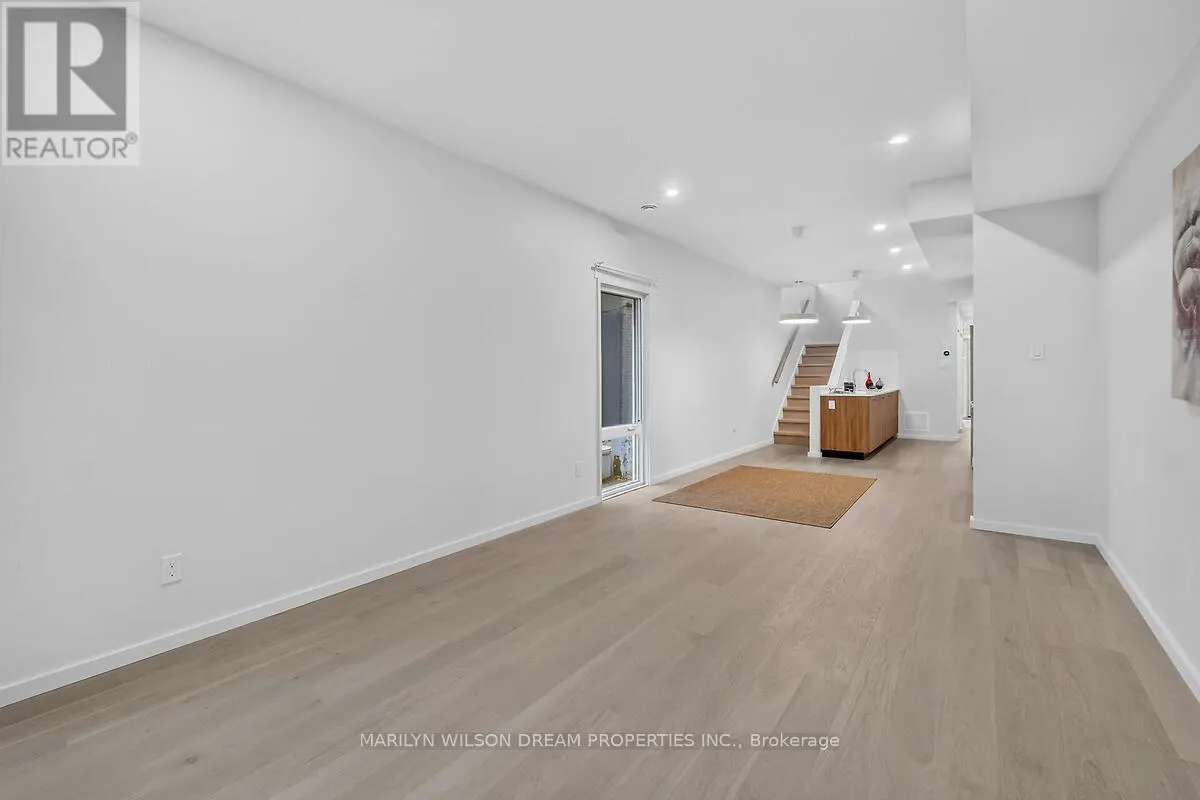 43 STIRLING AVENUE