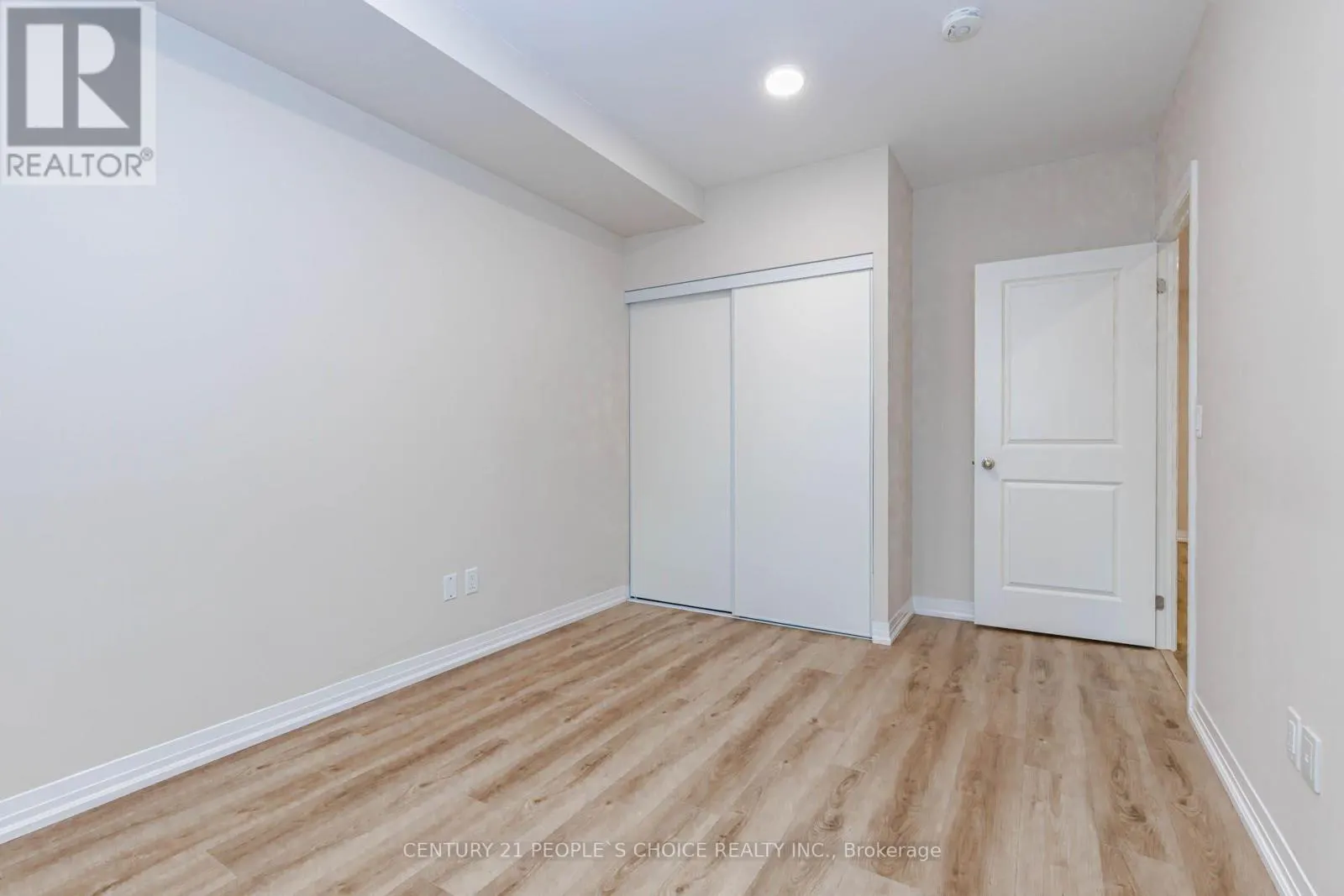 206 - 50 HERRICK AVENUE