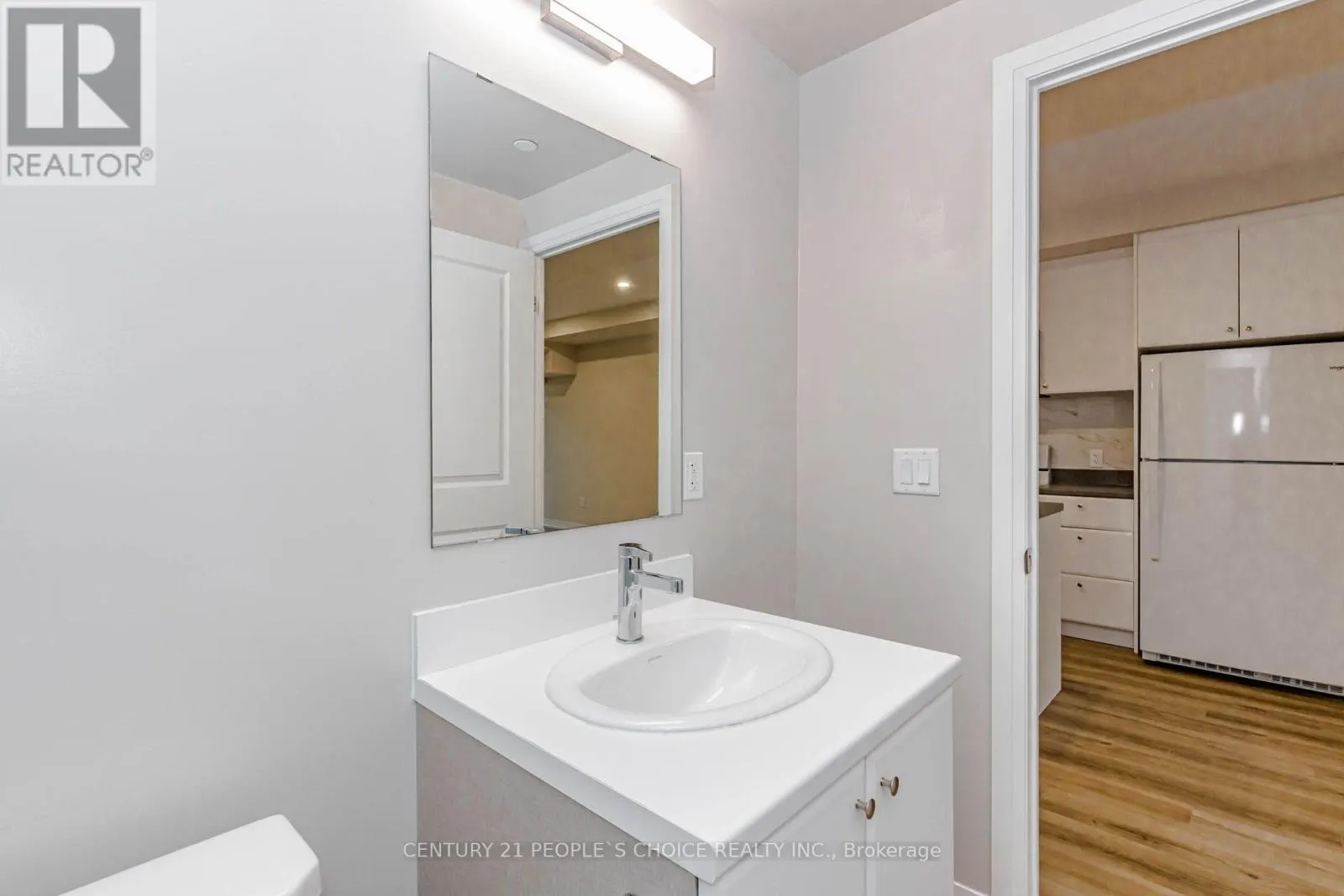206 - 50 HERRICK AVENUE