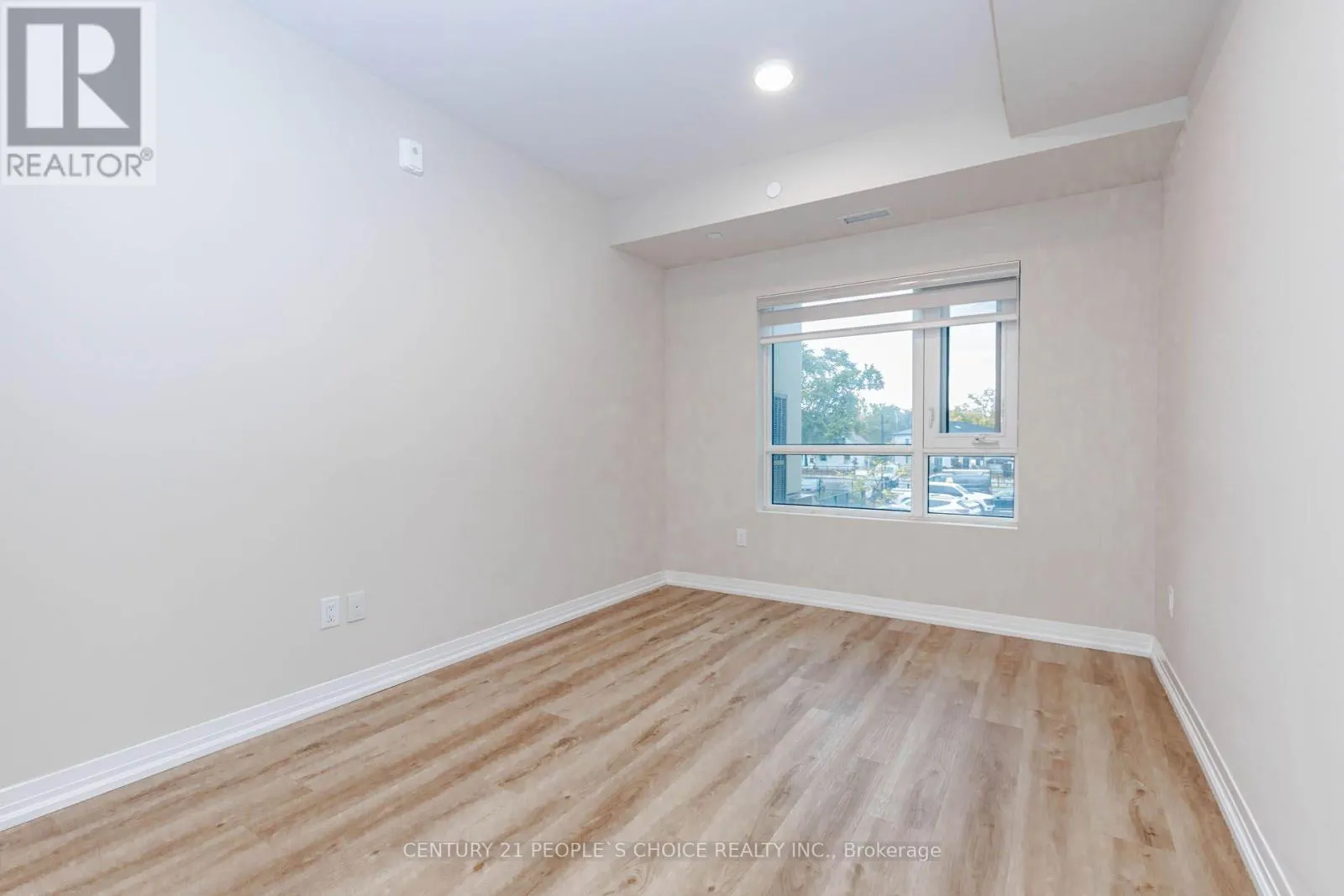206 - 50 HERRICK AVENUE