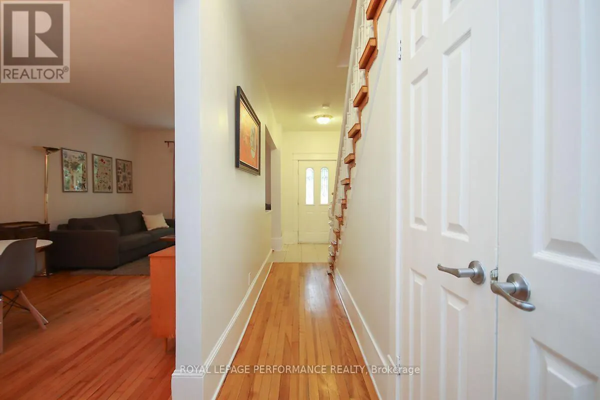 49 BAYSWATER AVENUE
