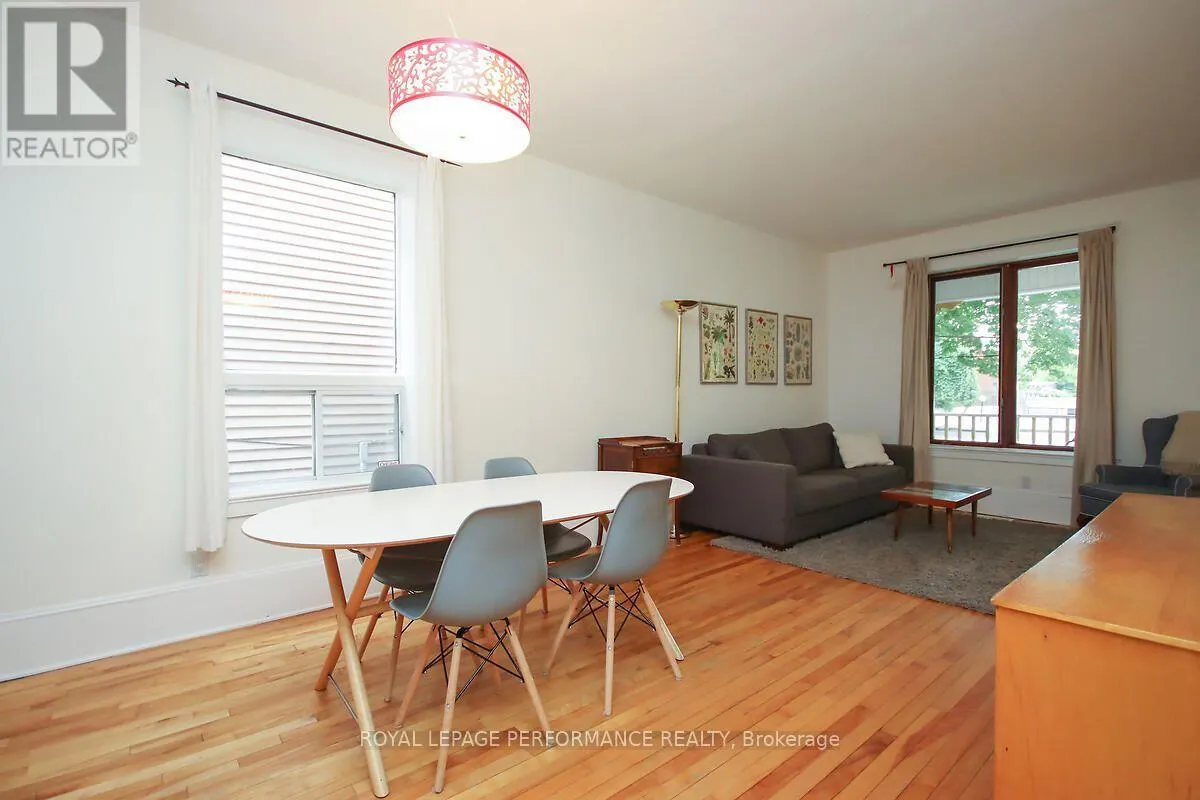 49 BAYSWATER AVENUE