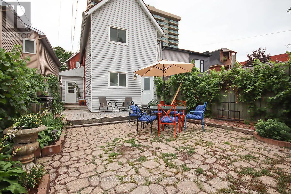 49 BAYSWATER AVENUE