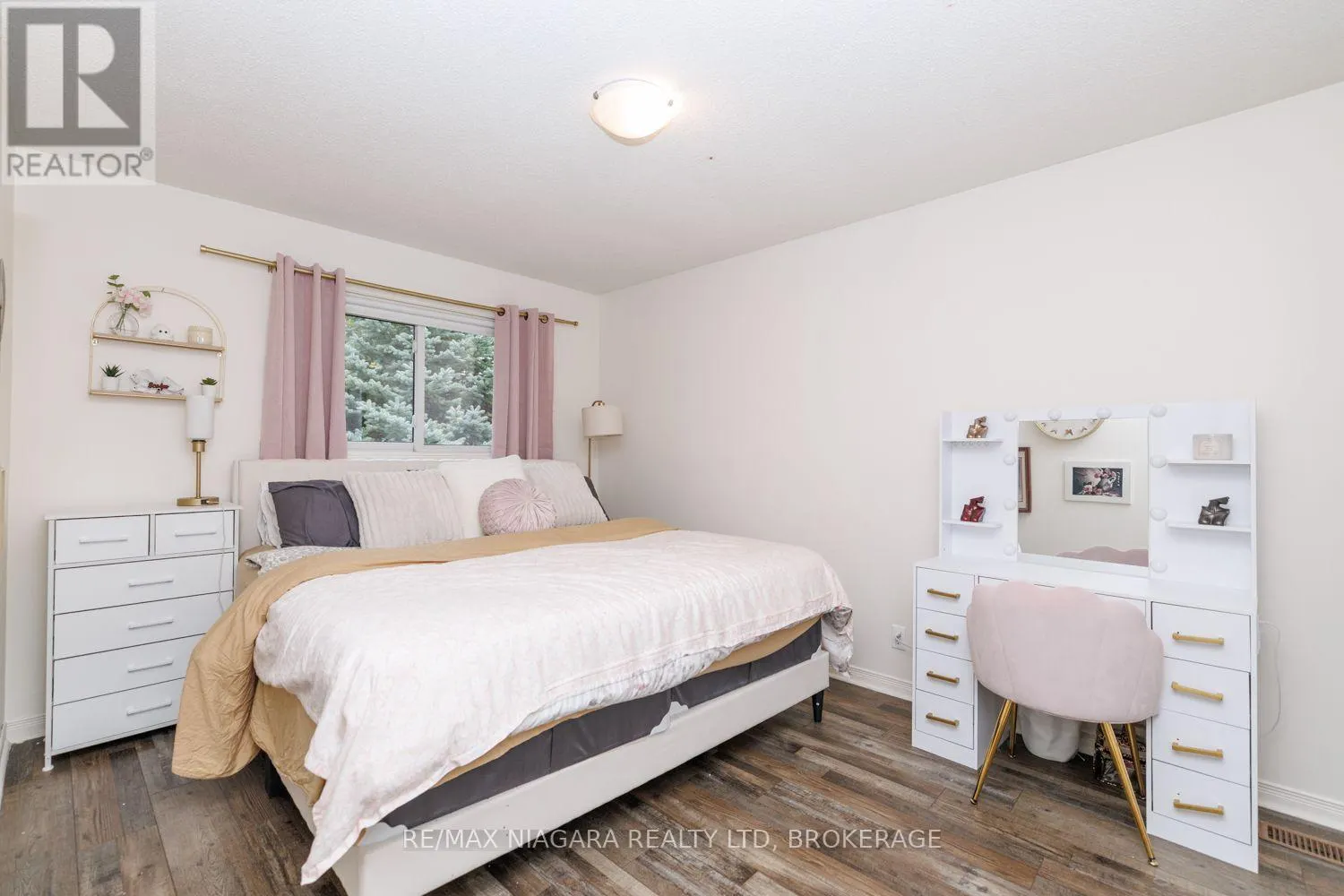 3360 BAKER CRESCENT