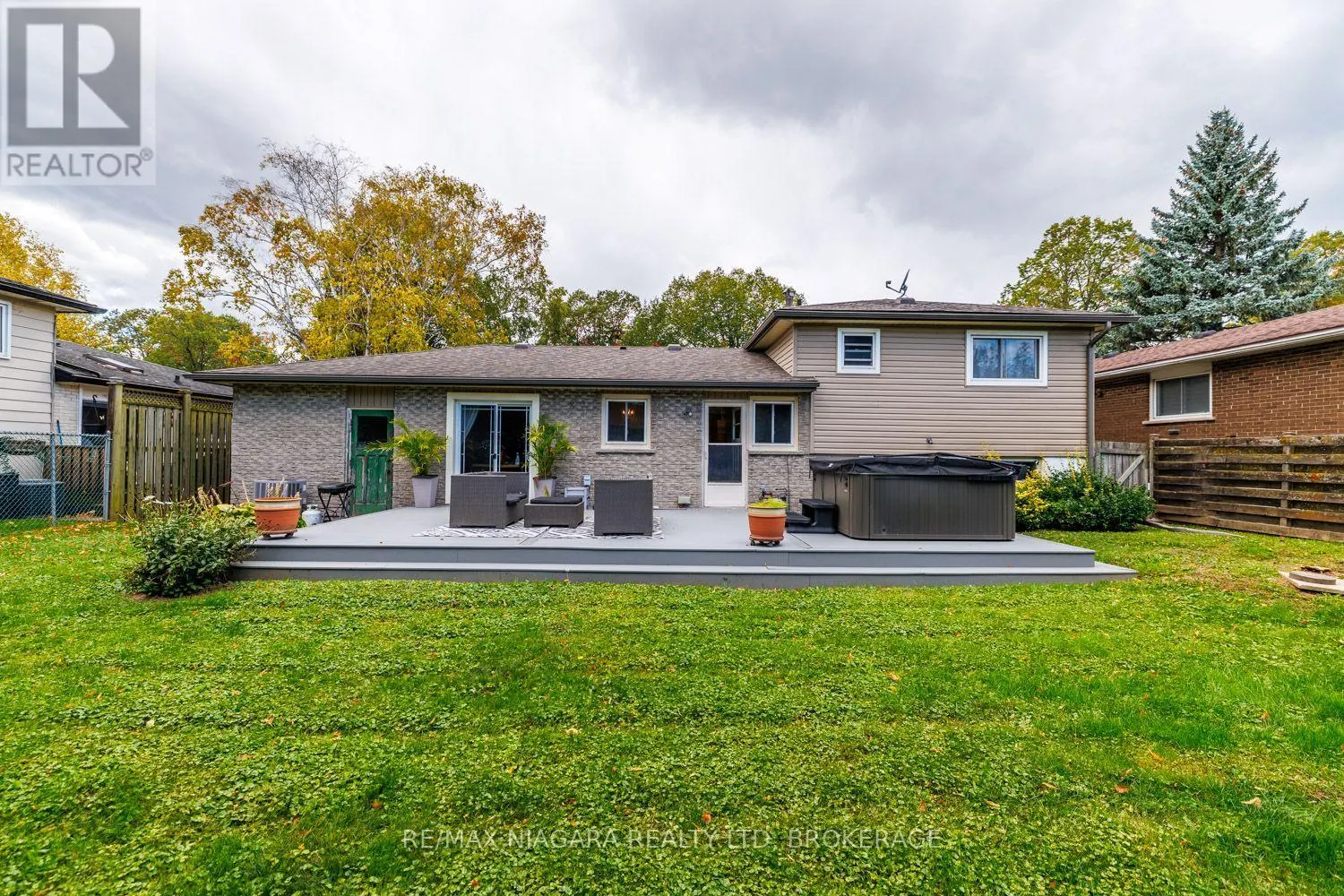 3360 BAKER CRESCENT