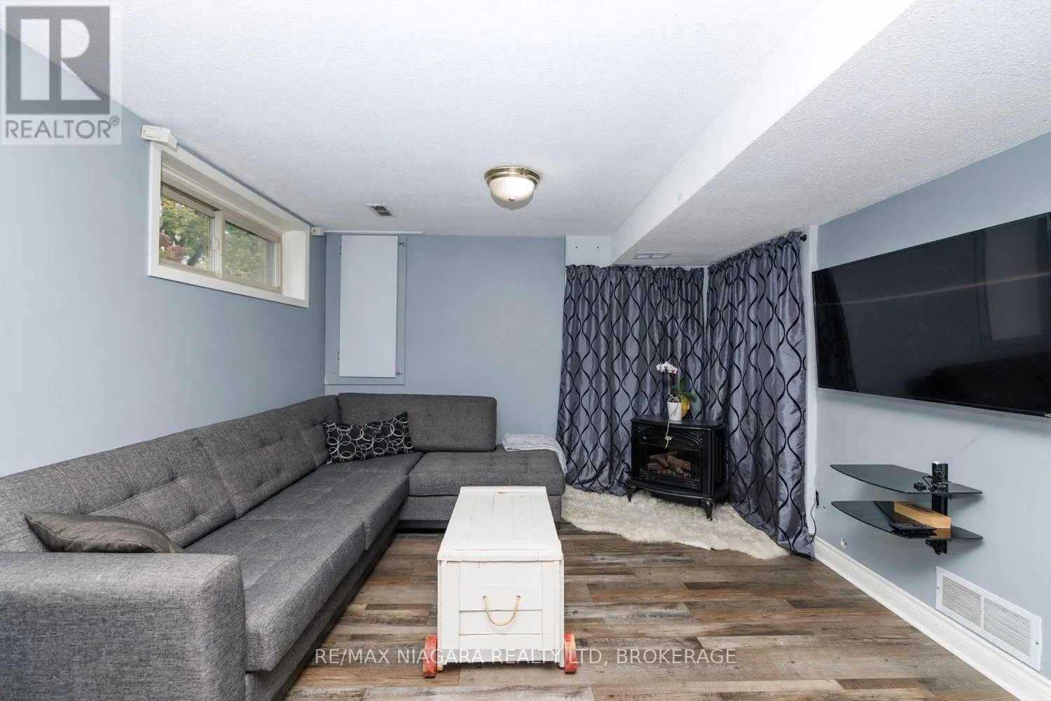 3360 BAKER CRESCENT