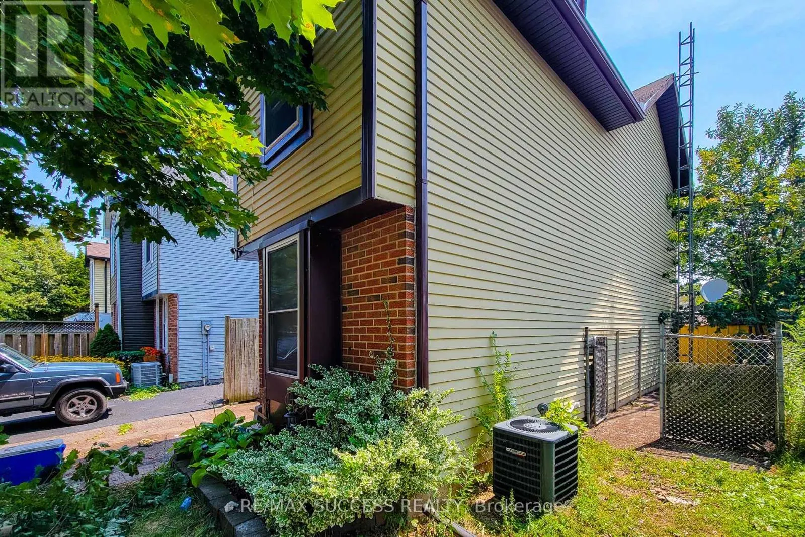 42 ENFIELD CRESCENT