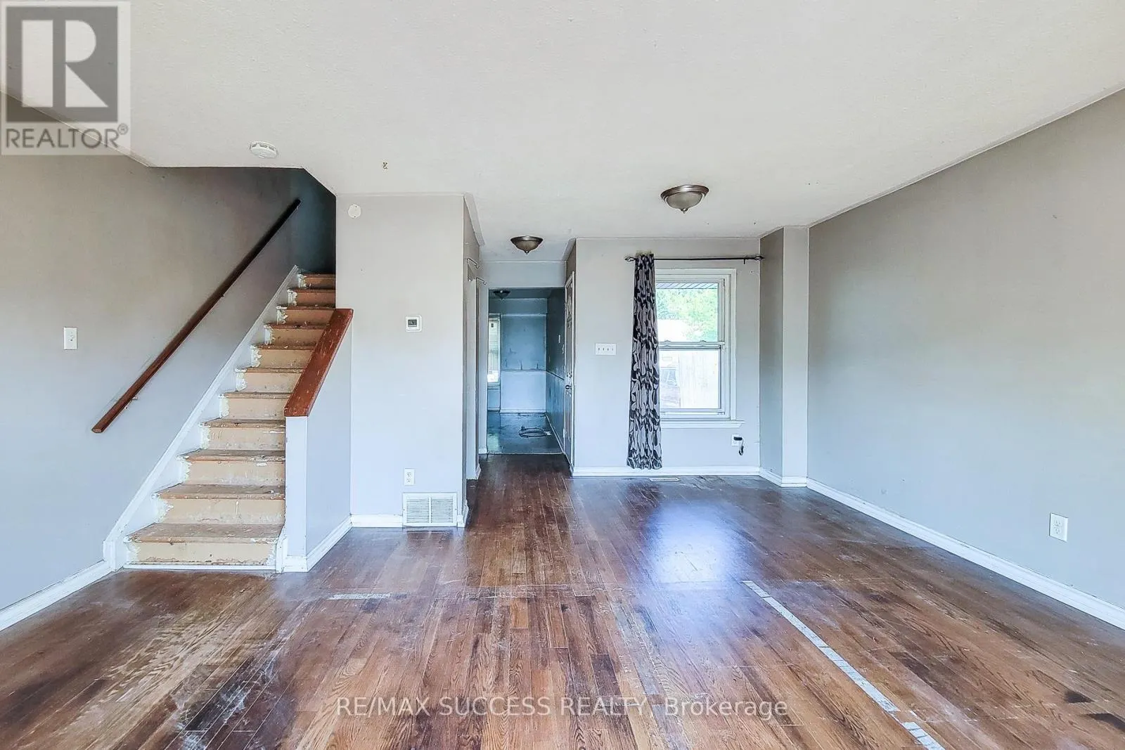 42 ENFIELD CRESCENT
