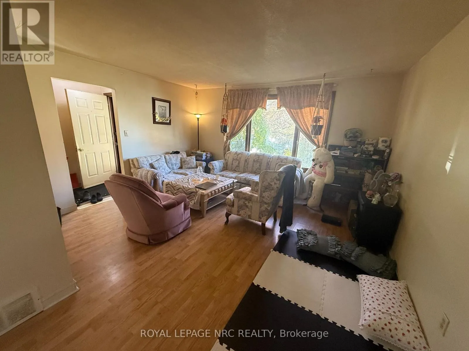 8102 POST ROAD
