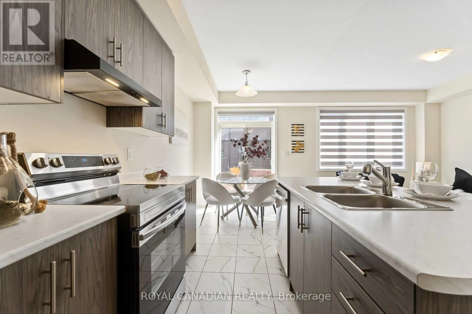 10 LEMON AVENUE