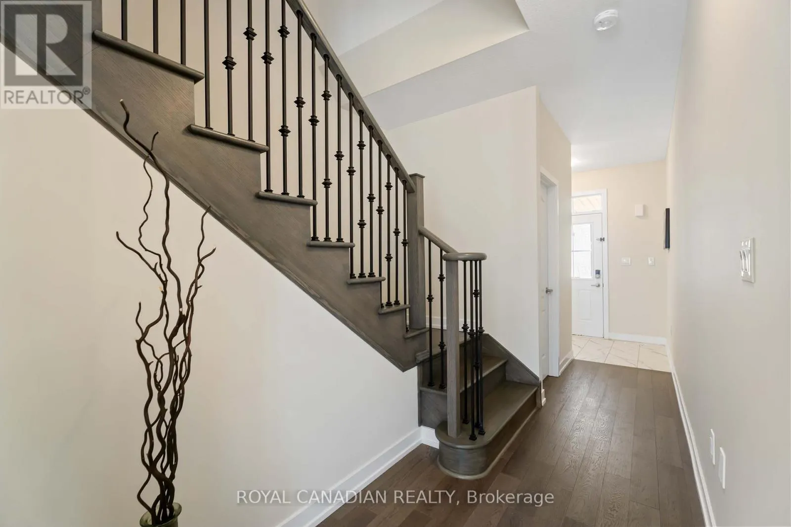 10 LEMON AVENUE