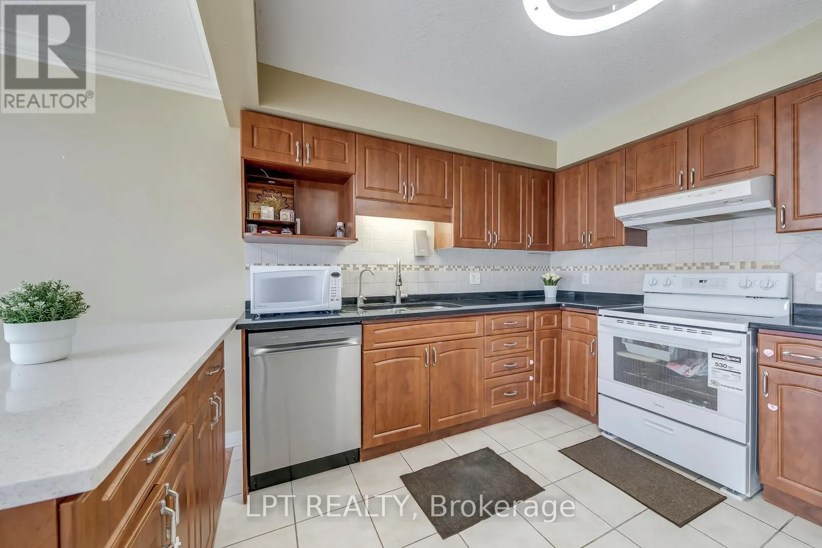 6 - 10 FALLOWFIELD DRIVE