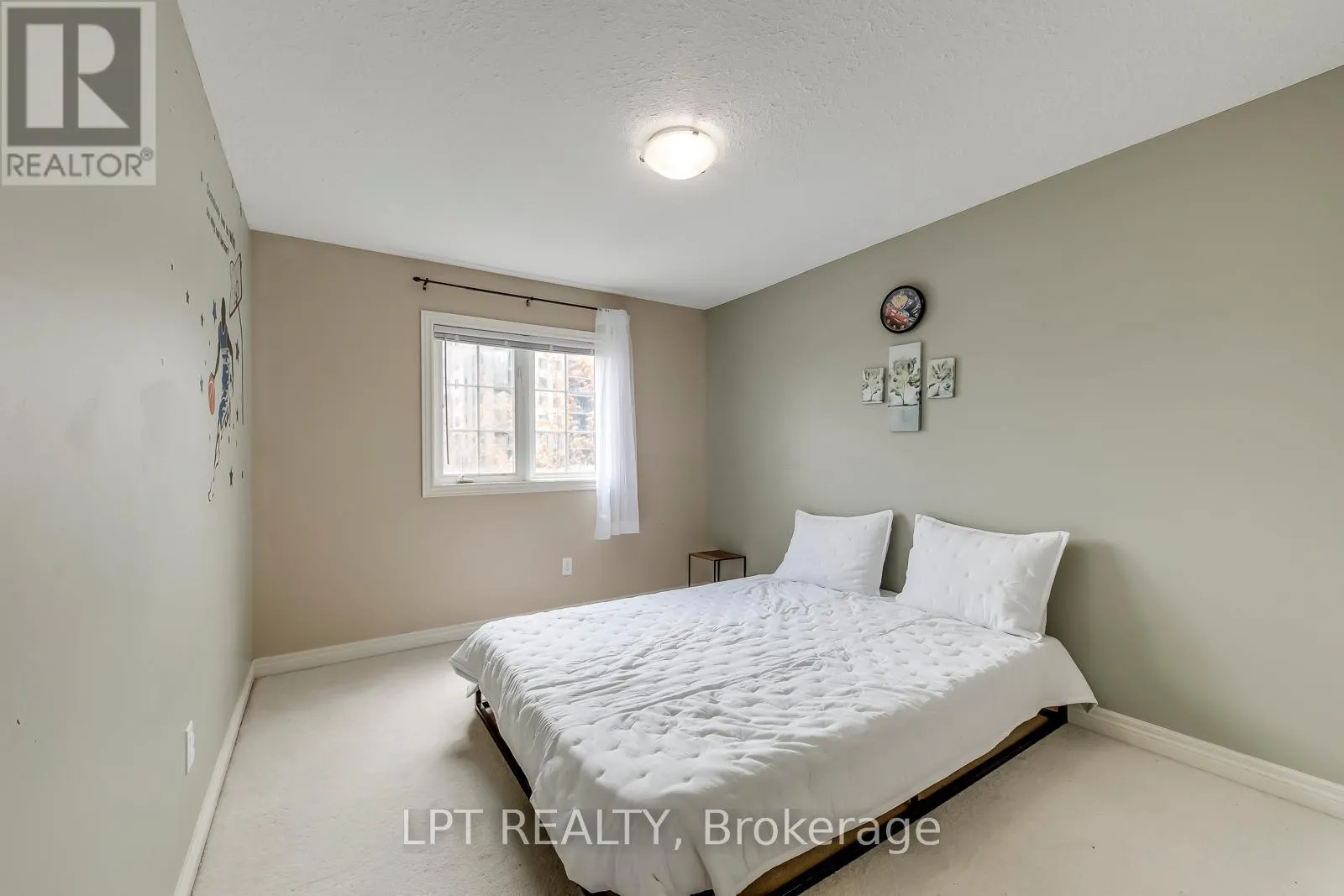 6 - 10 FALLOWFIELD DRIVE