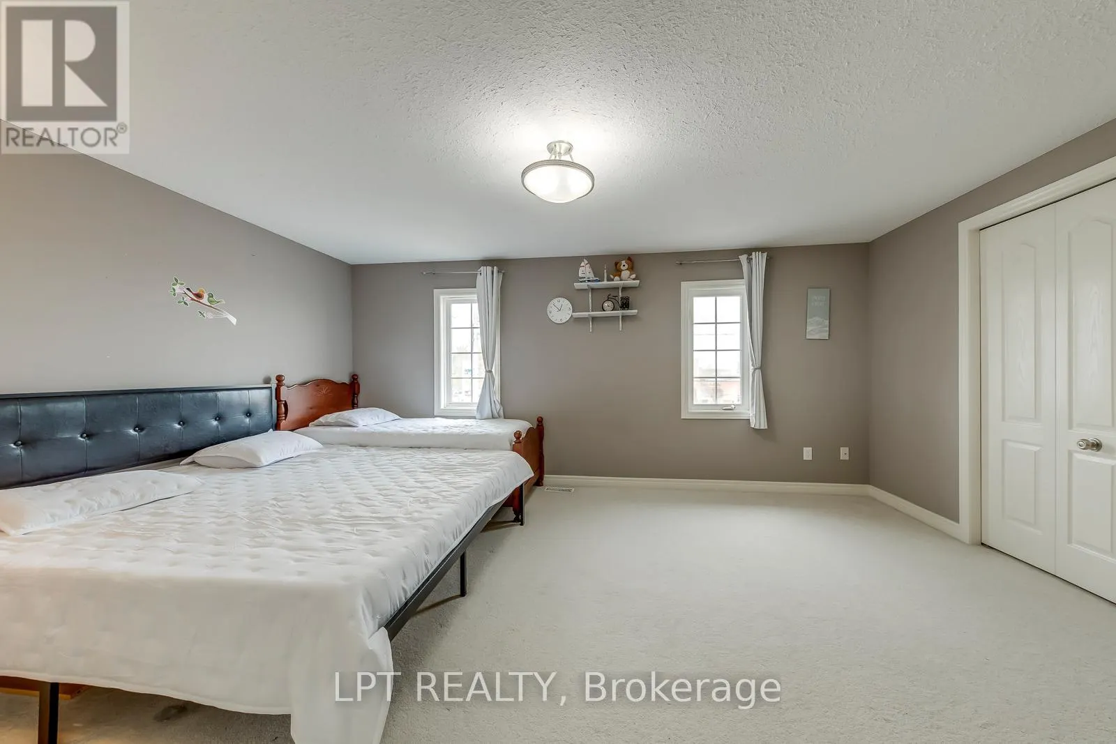 6 - 10 FALLOWFIELD DRIVE