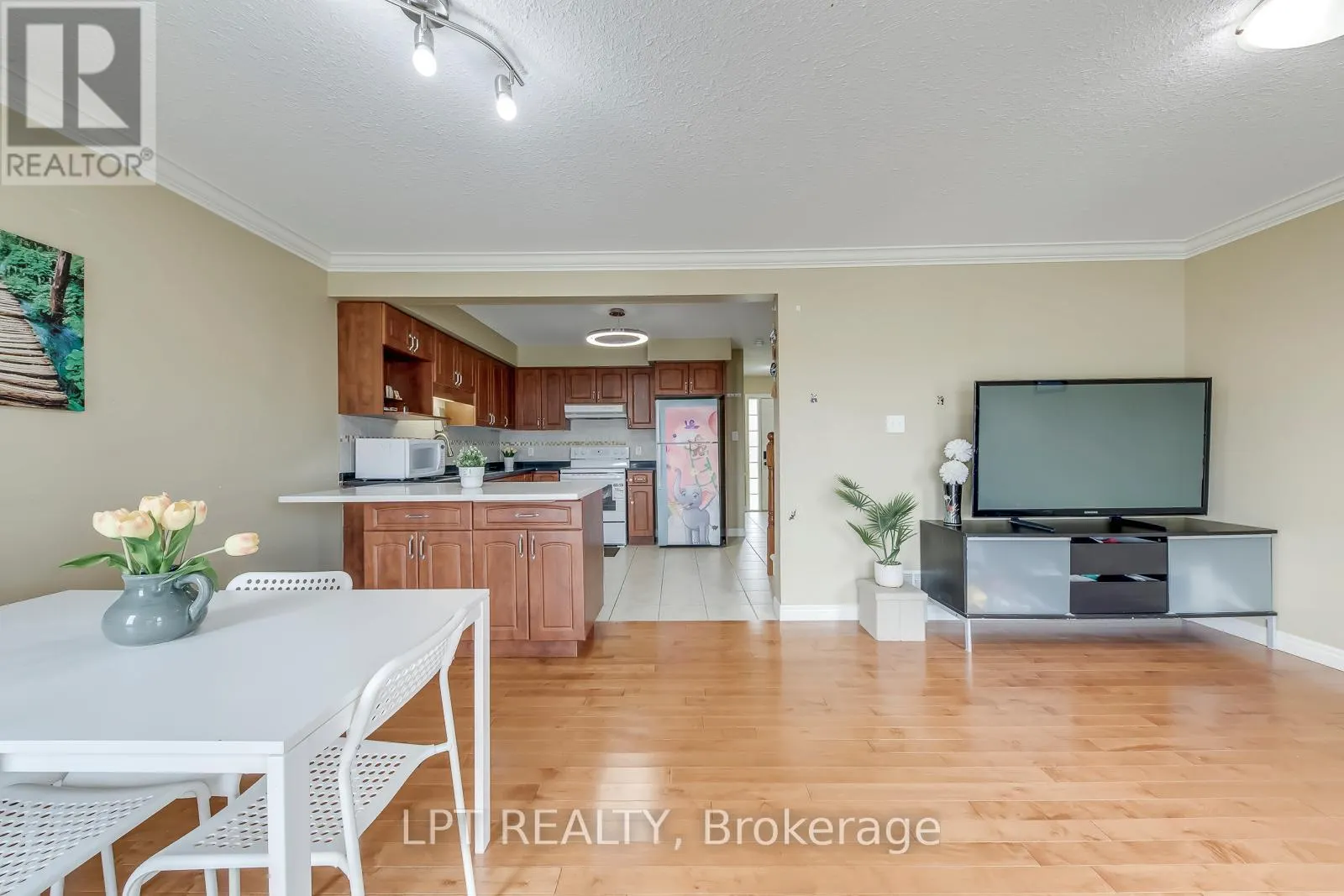 6 - 10 FALLOWFIELD DRIVE