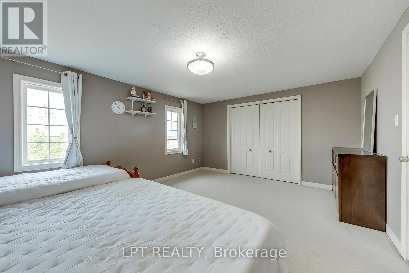 6 - 10 FALLOWFIELD DRIVE