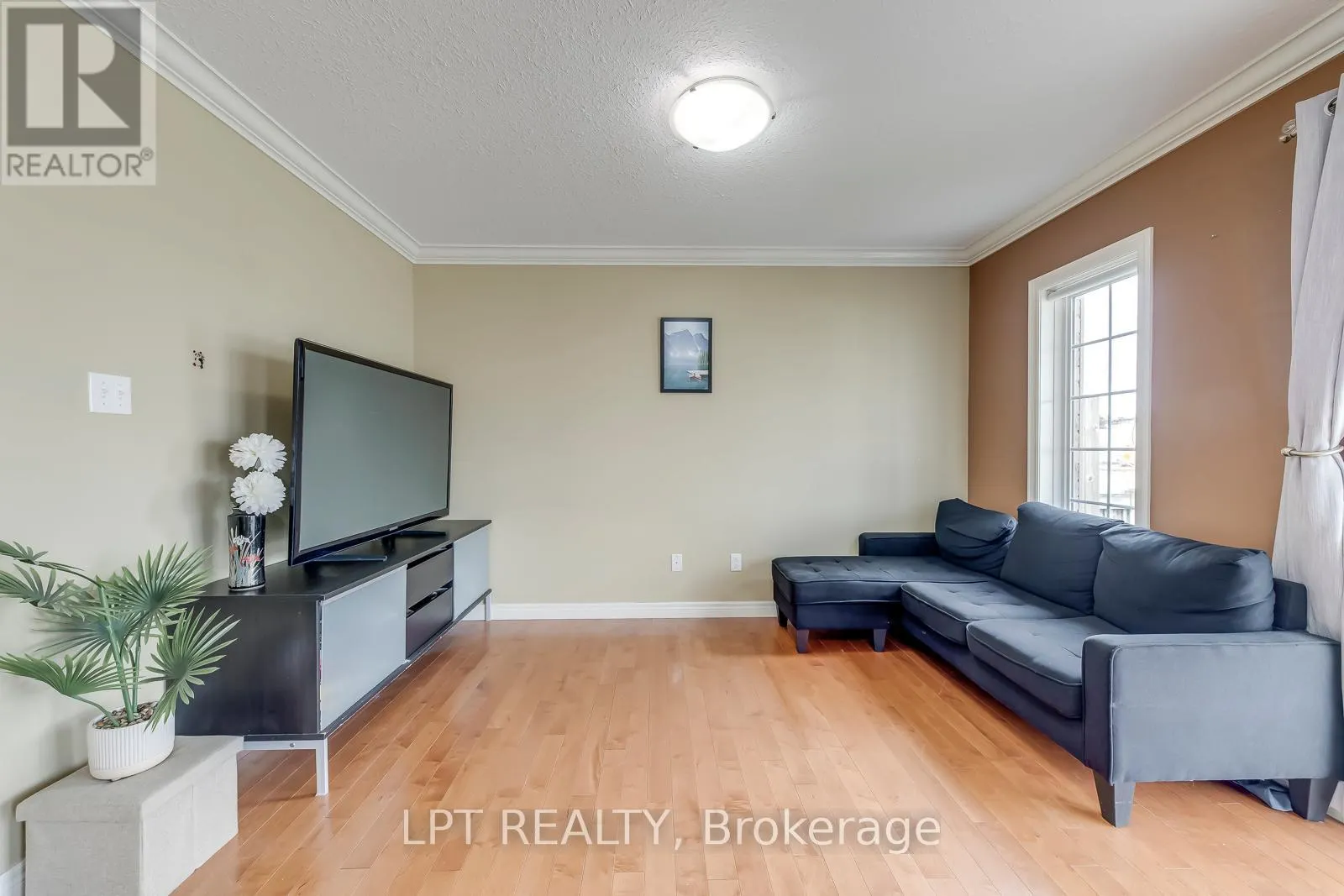 6 - 10 FALLOWFIELD DRIVE