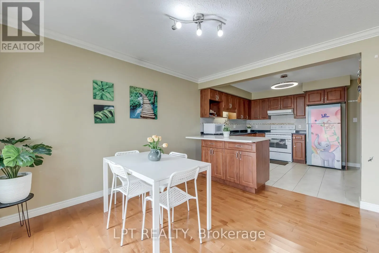 6 - 10 FALLOWFIELD DRIVE