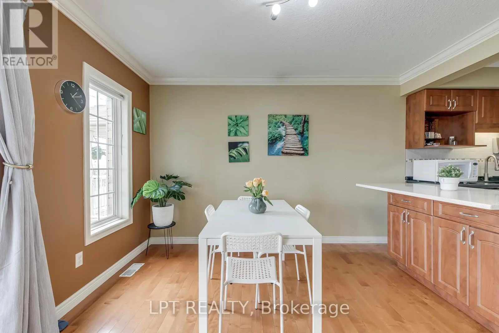 6 - 10 FALLOWFIELD DRIVE