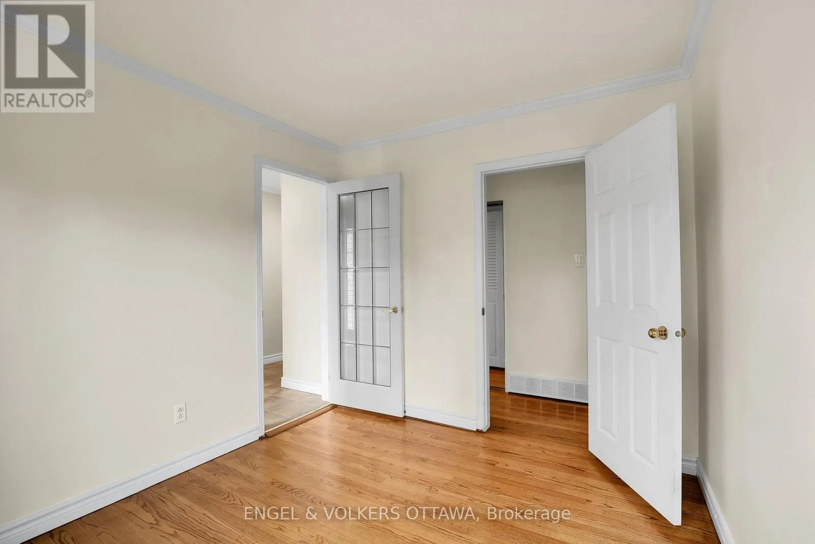 2713 DUPONT STREET