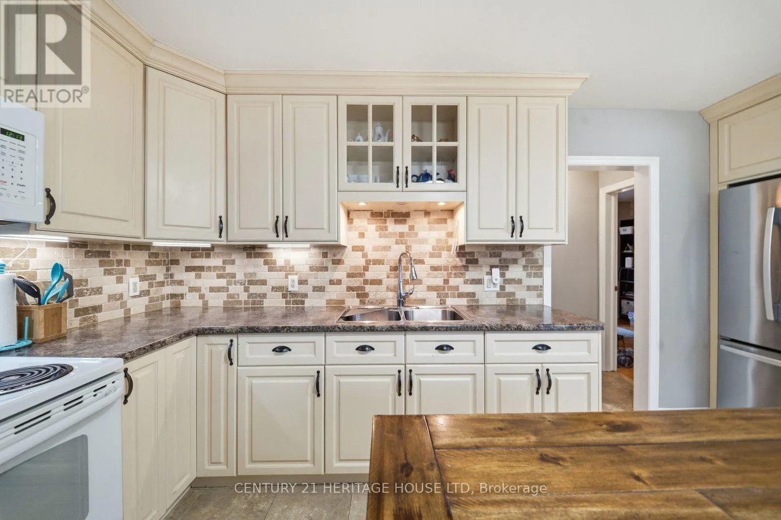 83 FAIRVIEW DRIVE