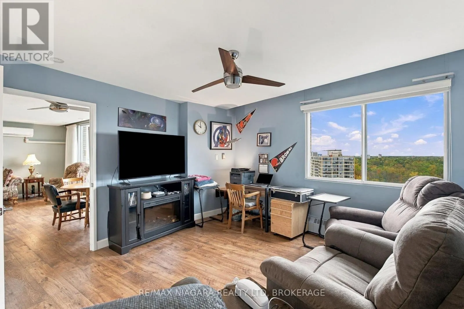 1204 - 15 TOWERING HEIGHTS BOULEVARD #1204