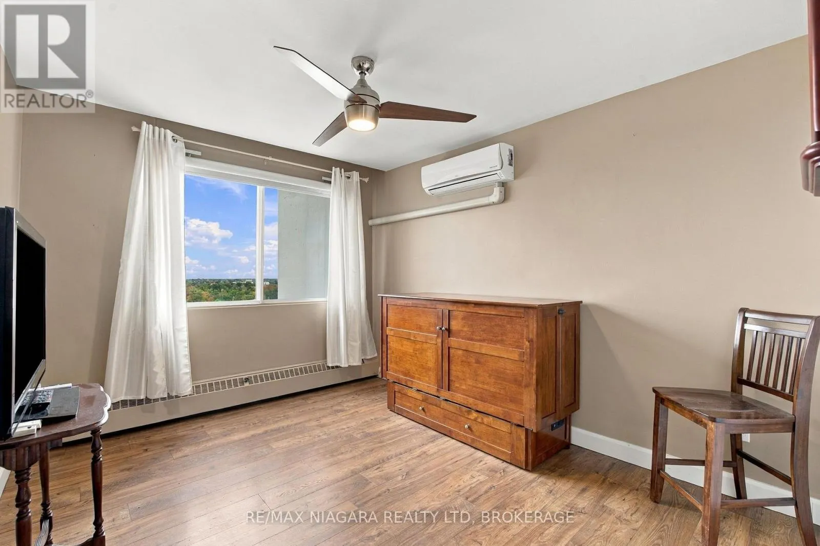 1204 - 15 TOWERING HEIGHTS BOULEVARD #1204