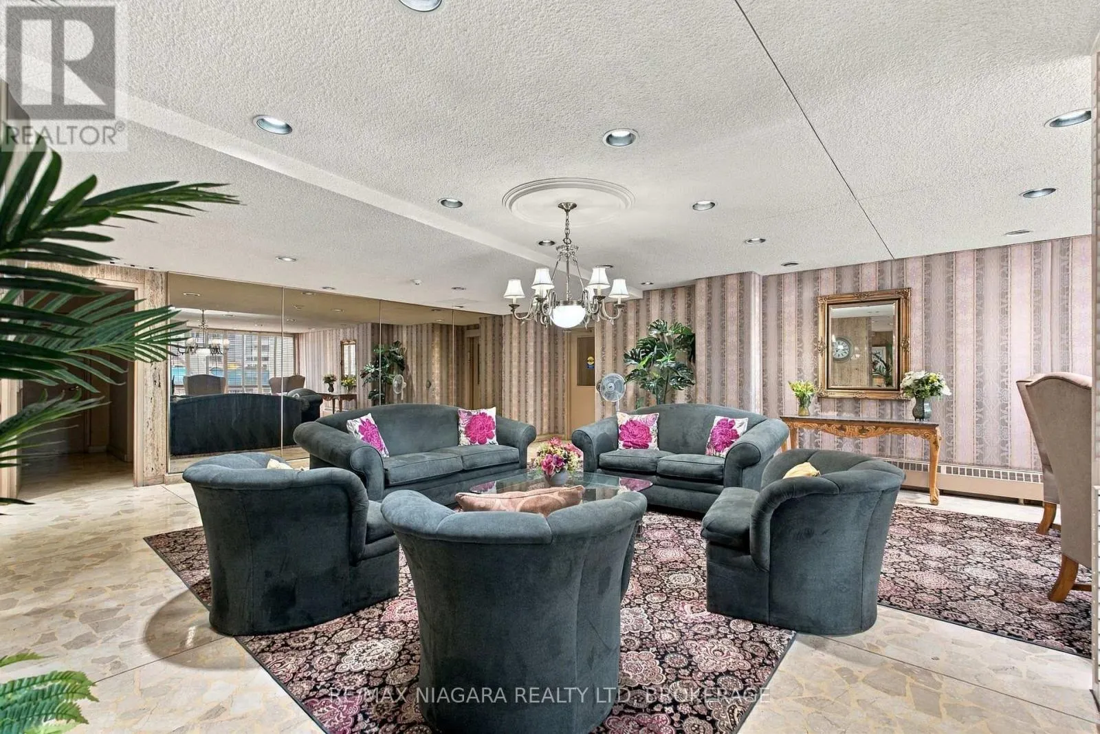 1204 - 15 TOWERING HEIGHTS BOULEVARD #1204