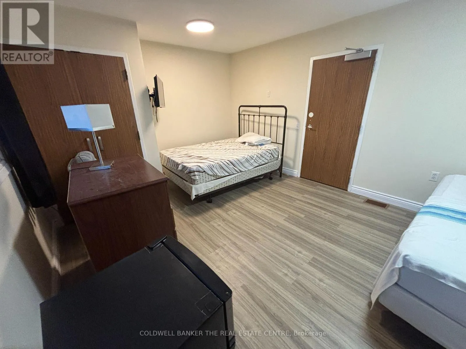 ROOMS2,5,9,10,12,14,16,17 - 7715 BEAVERDAMS ROAD