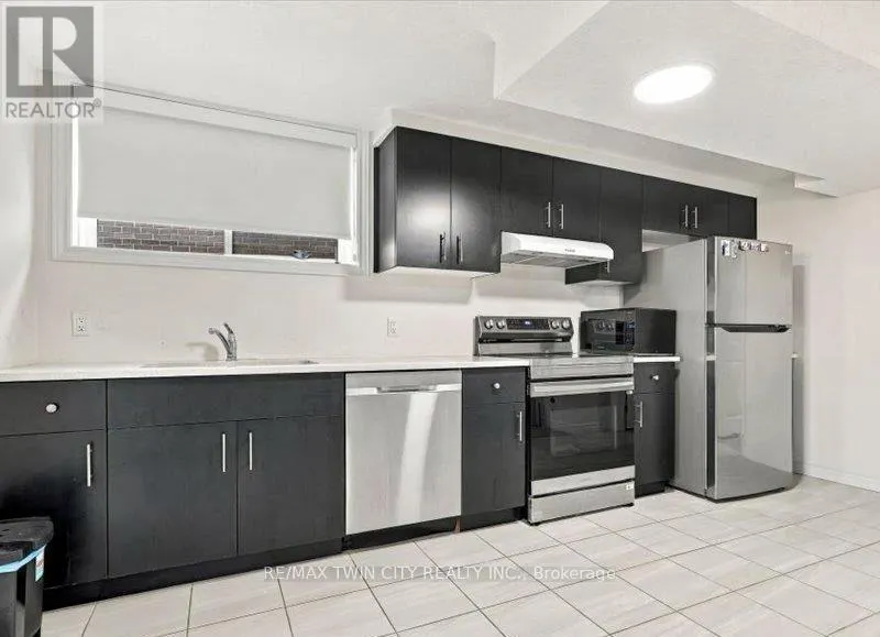 905 BROADACRE PLACE