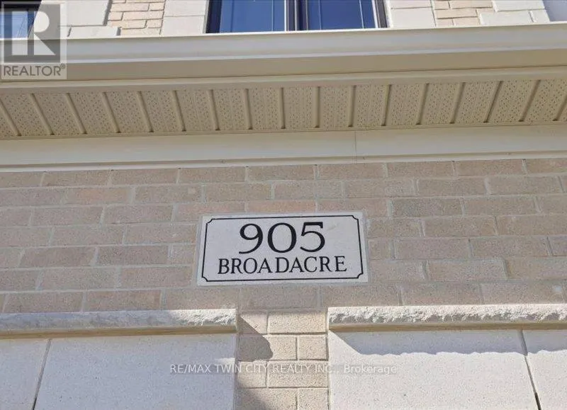 905 BROADACRE PLACE