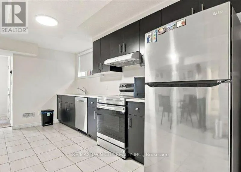 905 BROADACRE PLACE