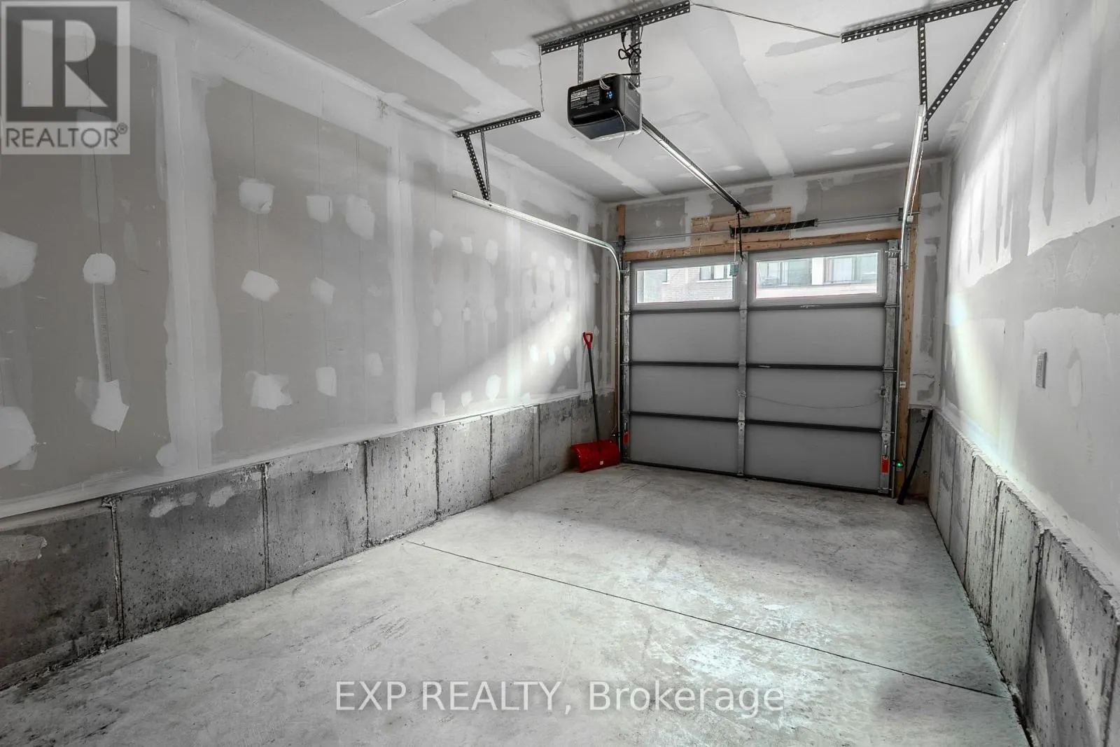 1207 - 585 COLBORNE ST STREET