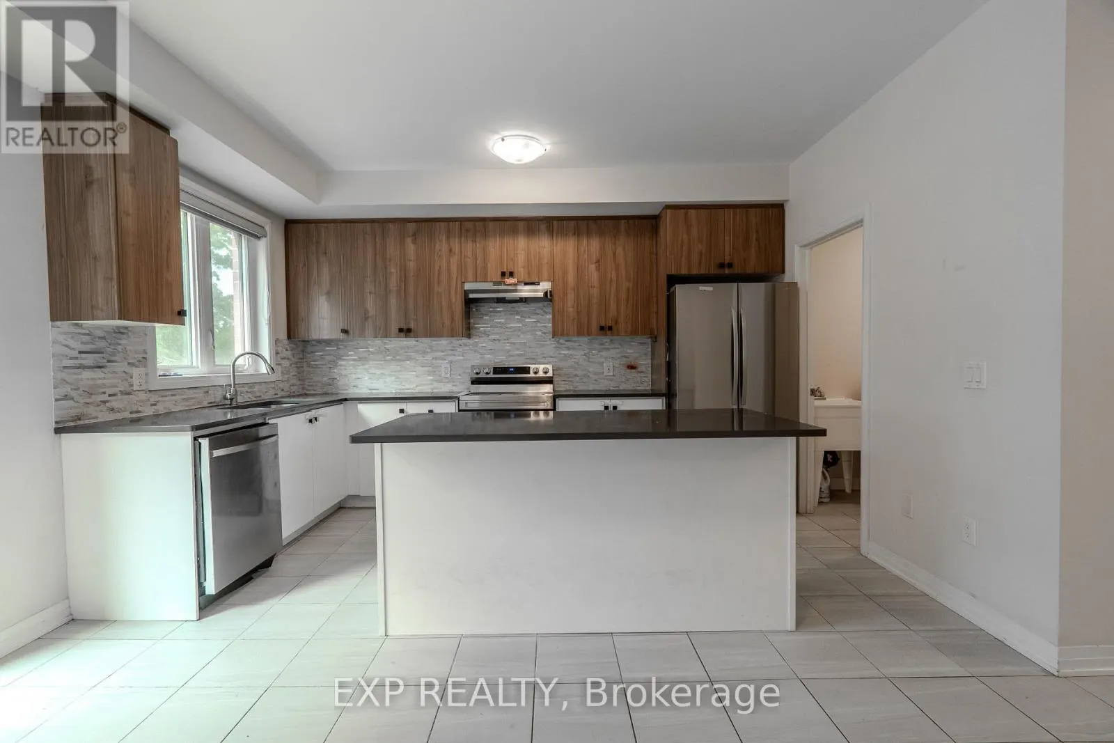 1207 - 585 COLBORNE ST STREET