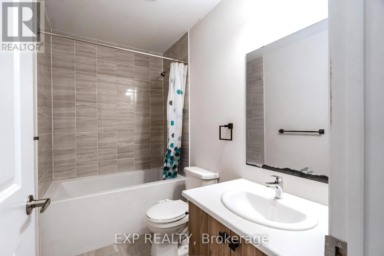 1207 - 585 COLBORNE ST STREET