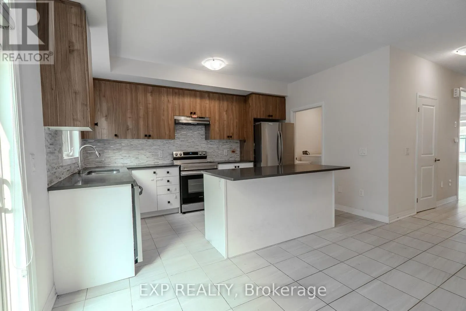 1207 - 585 COLBORNE ST STREET