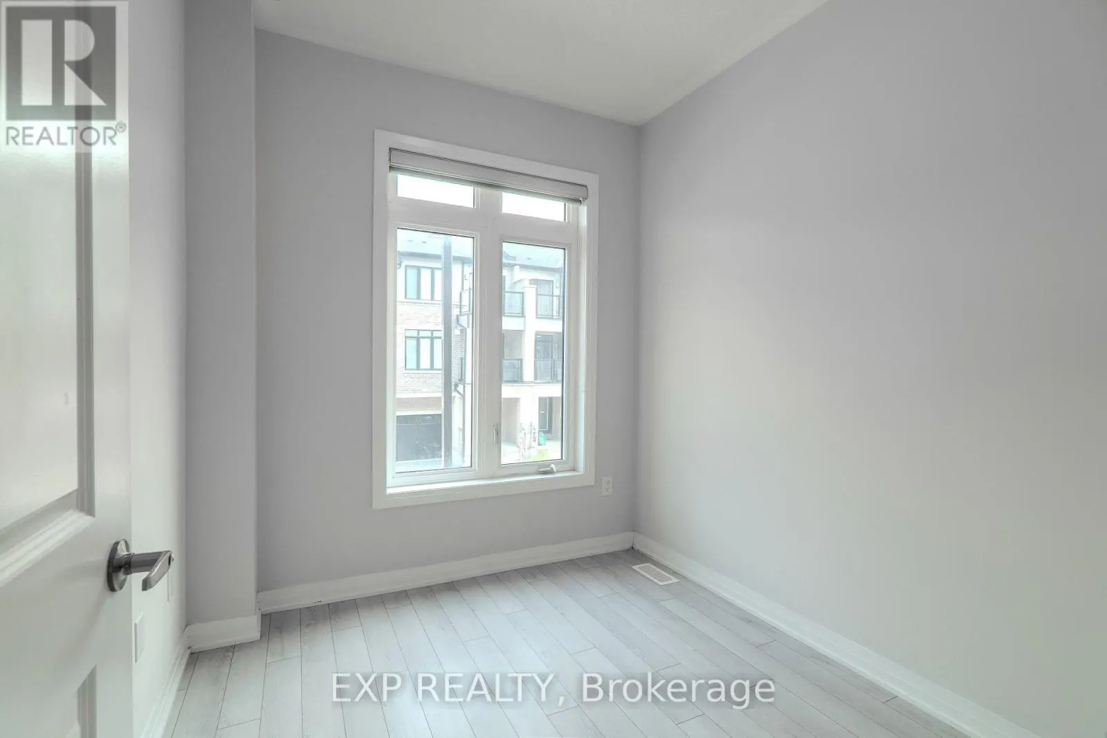 1207 - 585 COLBORNE ST STREET