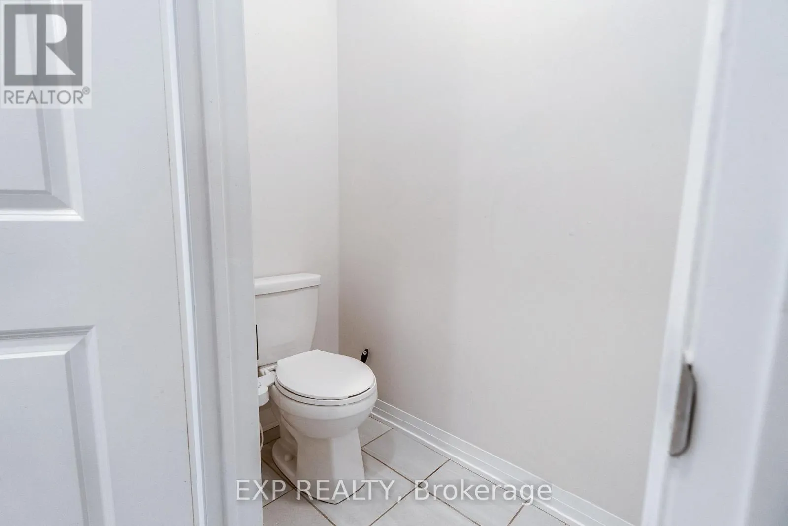 1207 - 585 COLBORNE ST STREET