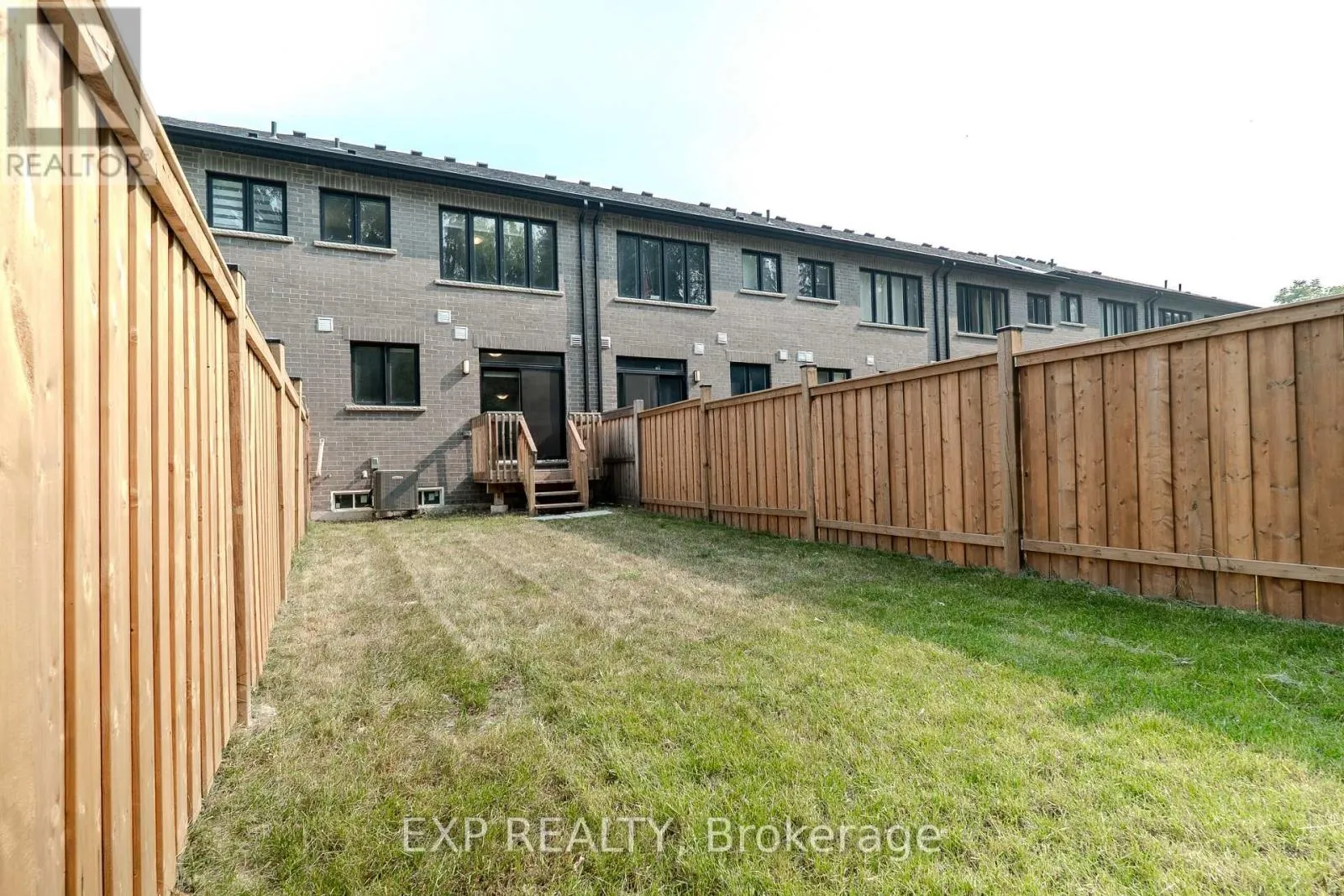 1207 - 585 COLBORNE ST STREET