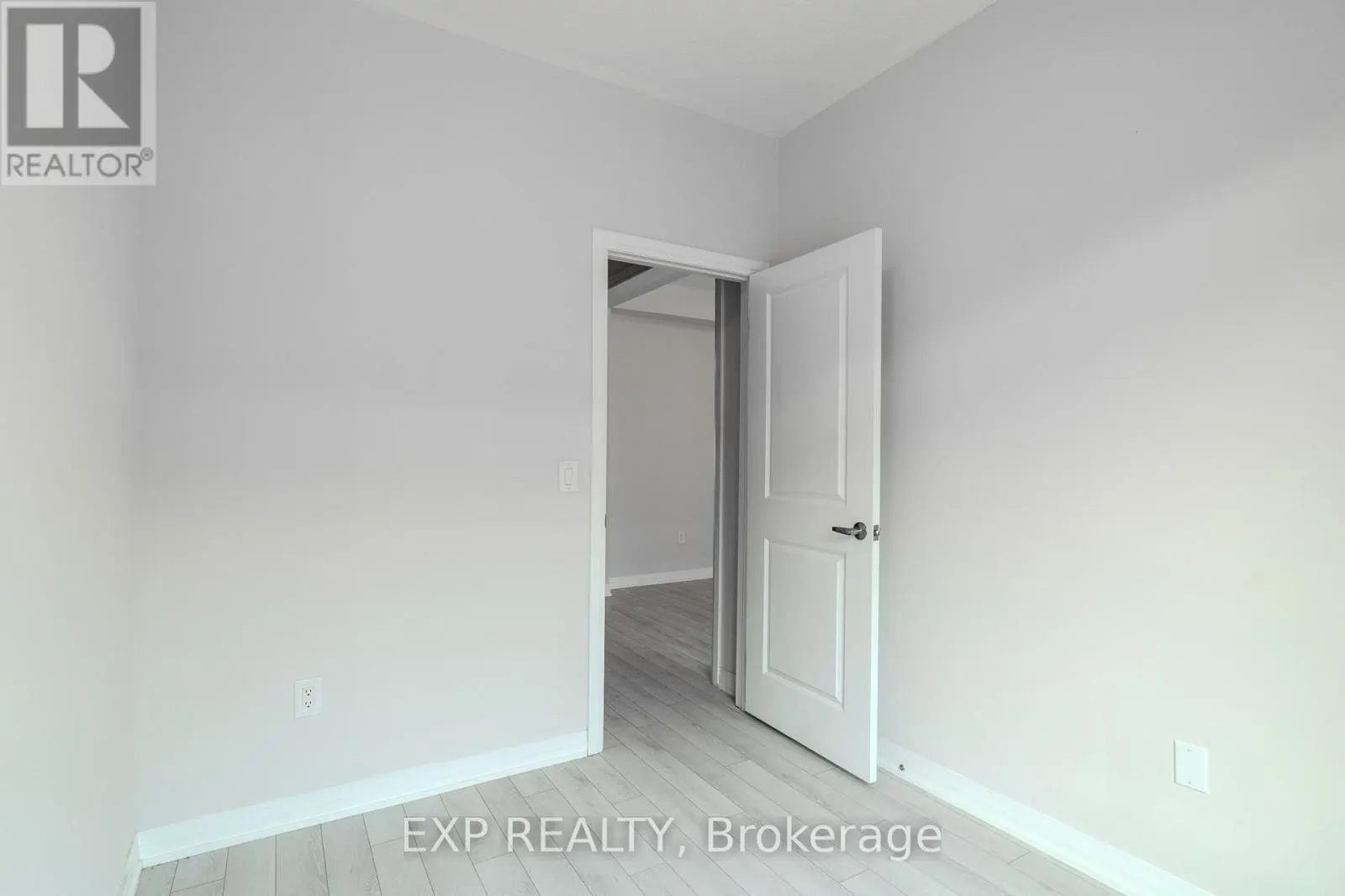 1207 - 585 COLBORNE ST STREET