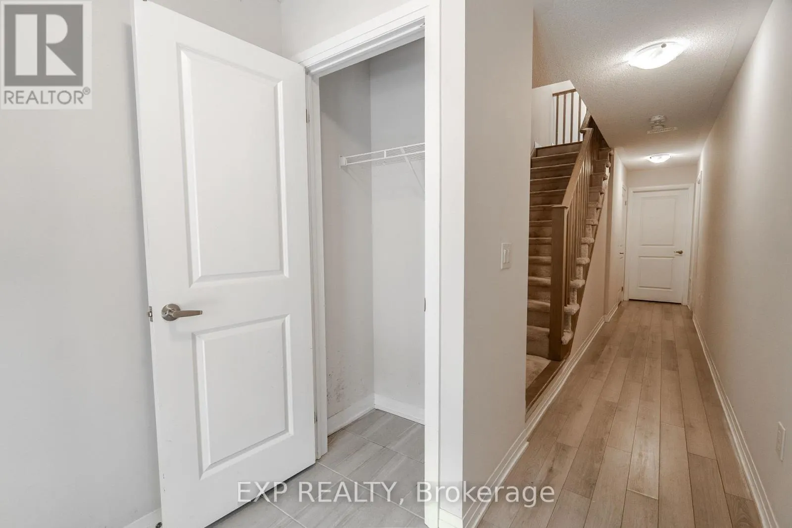 1207 - 585 COLBORNE ST STREET