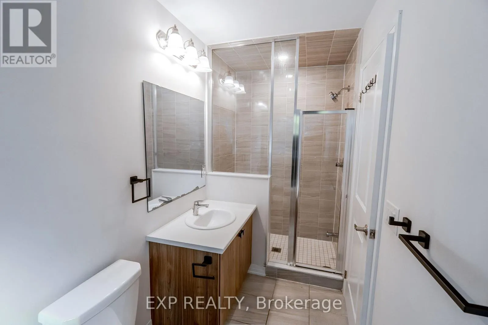 1207 - 585 COLBORNE ST STREET