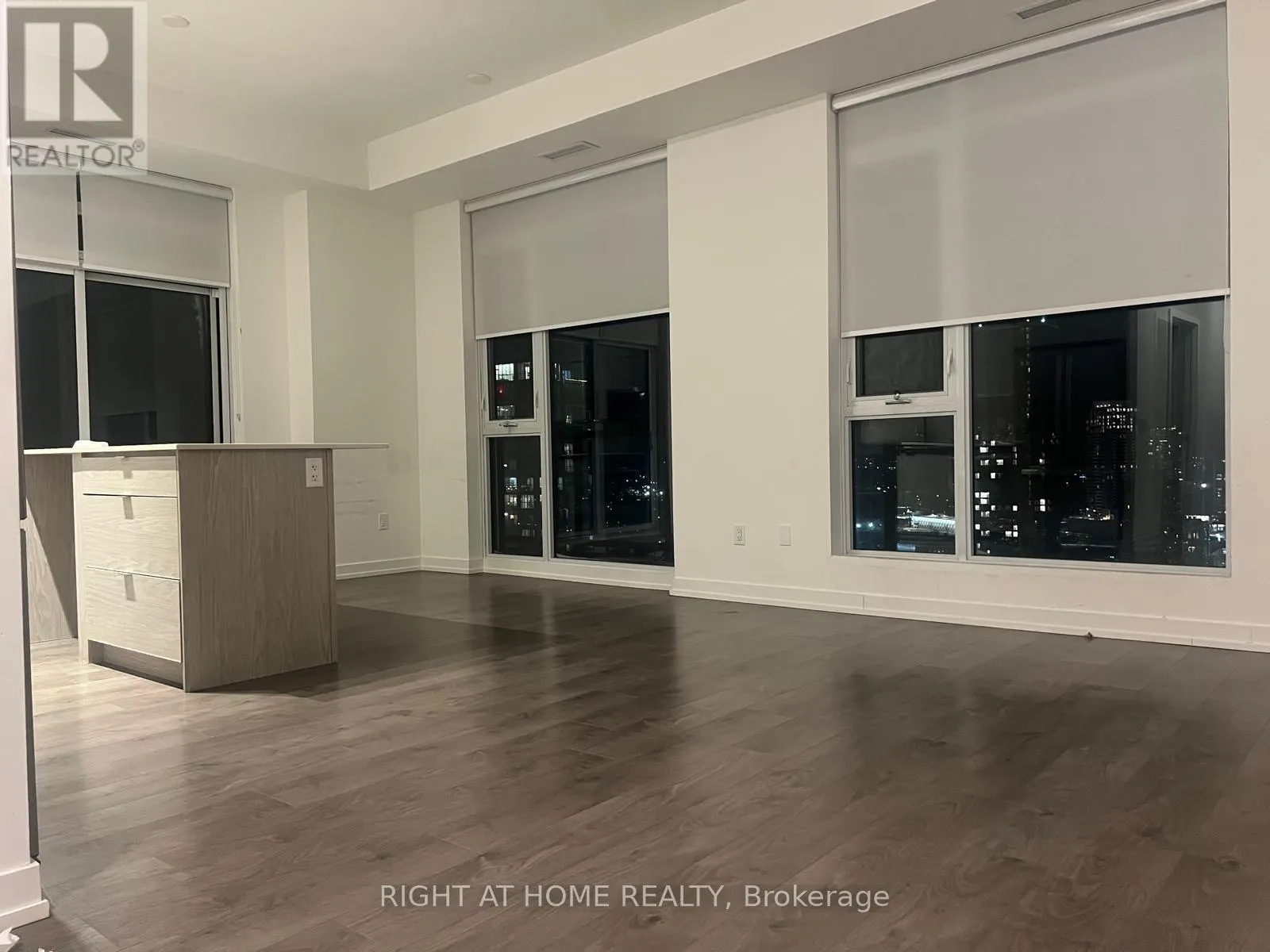 9 - 55 DUKE STREET W