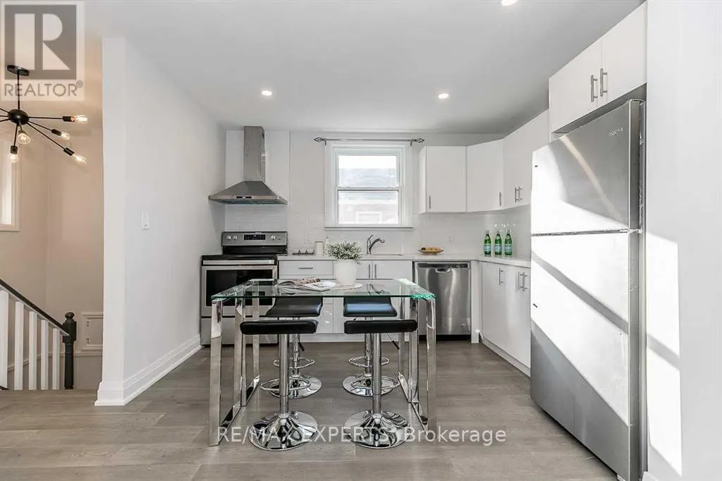 529 BURNHAM STREET