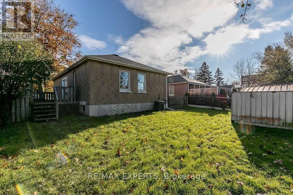 529 BURNHAM STREET