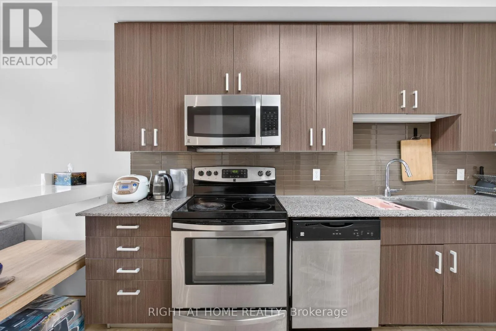 B508 - 62 BALSAM STREET